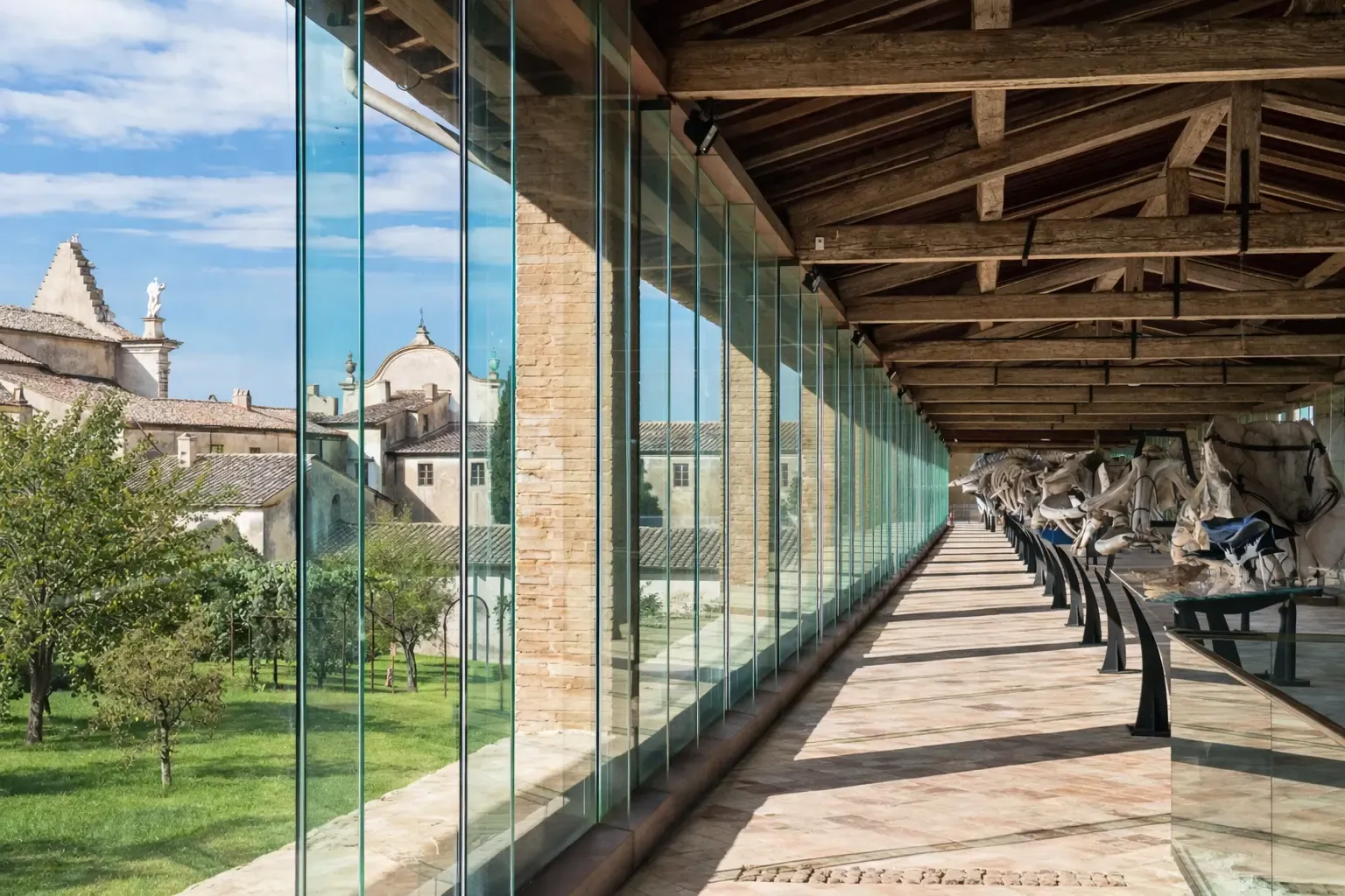Foto del progetto Chiusura in lastre di vetro a Calci